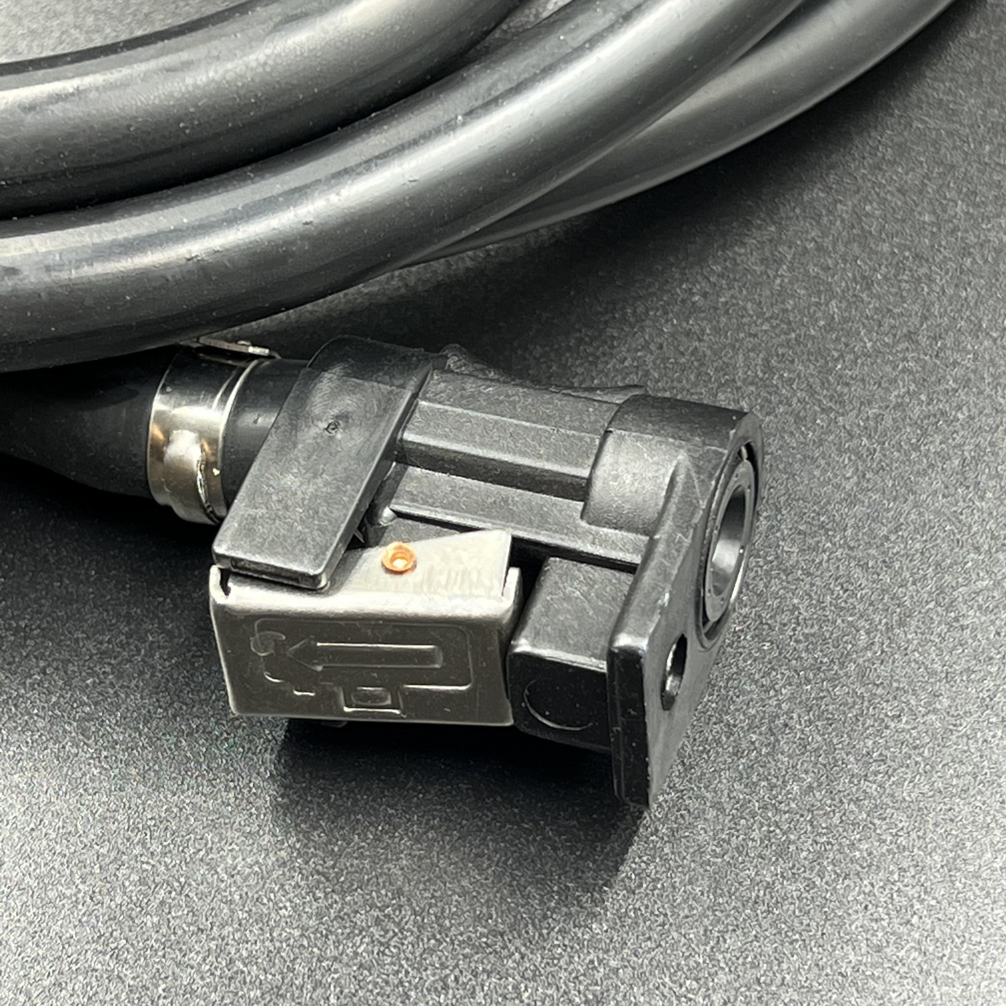 E4199679-2A48-4C15-B0C2-0BF12B7156C0