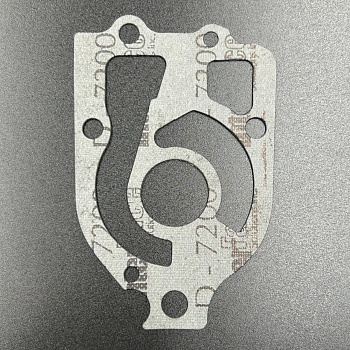 Прокладка под пластину помпы охлаждения Mercury 135-200 (Quicksilver)