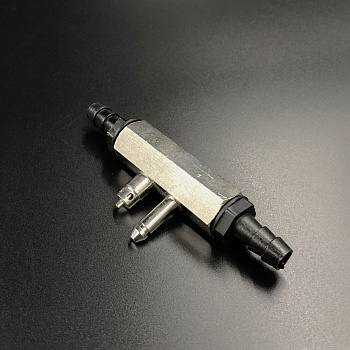 Переходник топливный Yamaha (папа) 8 мм для подключения к 2-м бакам