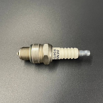 Свеча зажигания 4038 W24FSU (B8HS) (DENSO)