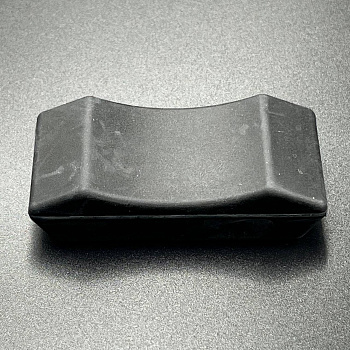 Демпфер опорный резиновый Tohatsu 9.9-18 (Нижный центральный) (Tohatsu)