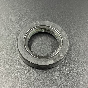 Сальник верх распредвала Honda BF 9,9-30 (91202-KJ9-003) (20x32x6) (Honda)