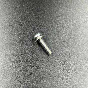 Винт с шайбой щетки г/п Yamaha 97602-04216